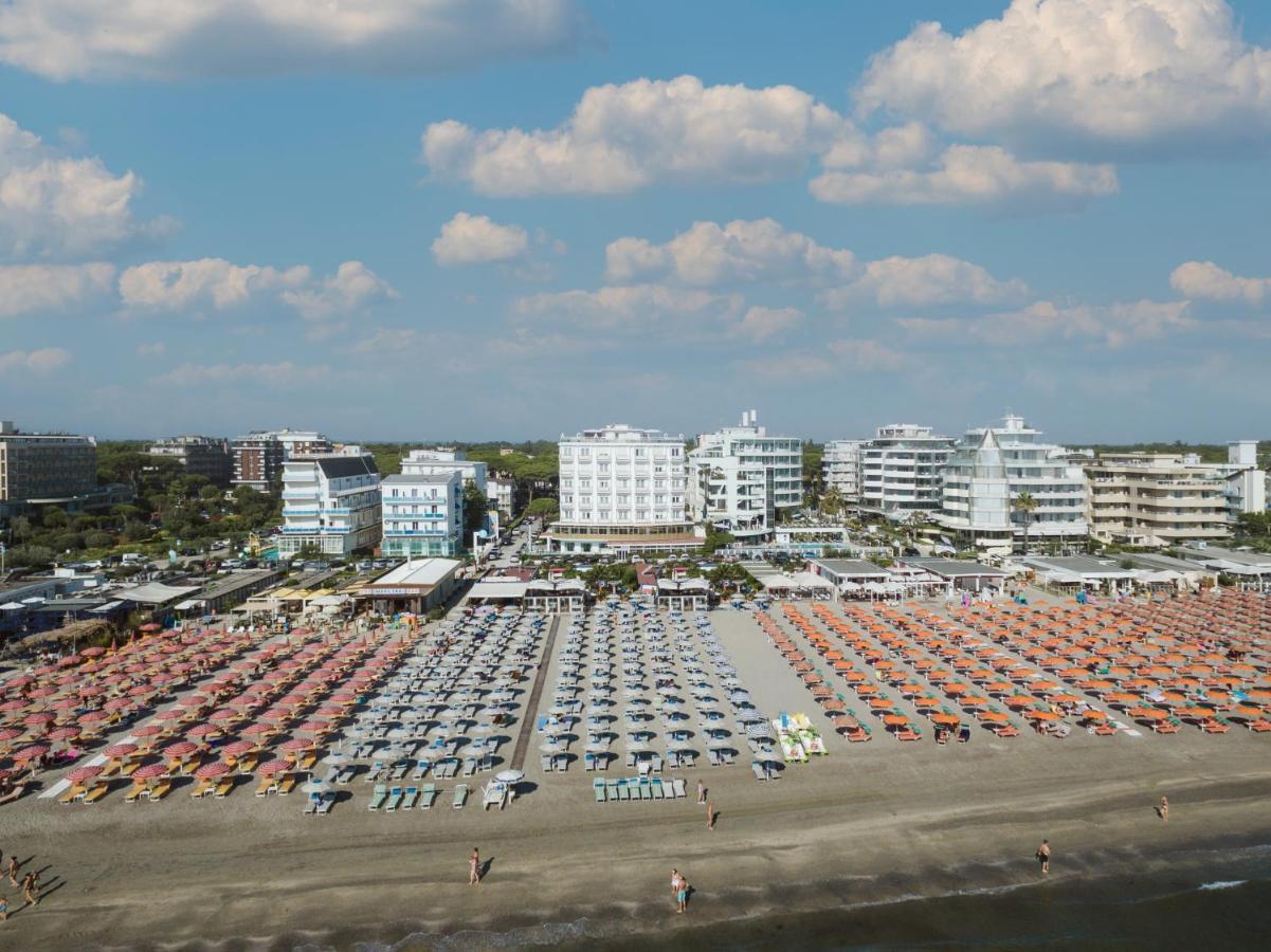 Hotel Acapulco Милано Мартима Екстериор снимка