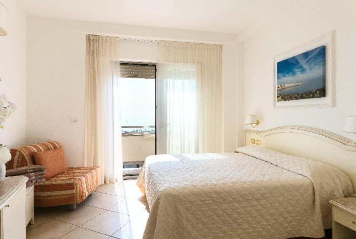 Hotel Acapulco Милано Мартима Екстериор снимка