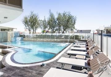 Hotel Acapulco Милано Мартима Екстериор снимка