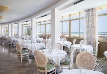 Hotel Acapulco Милано Мартима Екстериор снимка